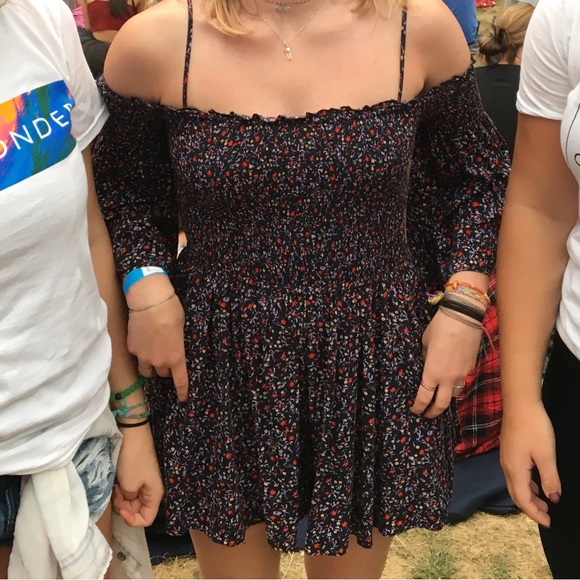 Urban Outfitters off the shoulder Floral Romper - Picture 7 of 8